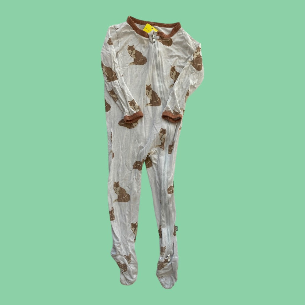 kyte zip sleeper 12-18m light marks