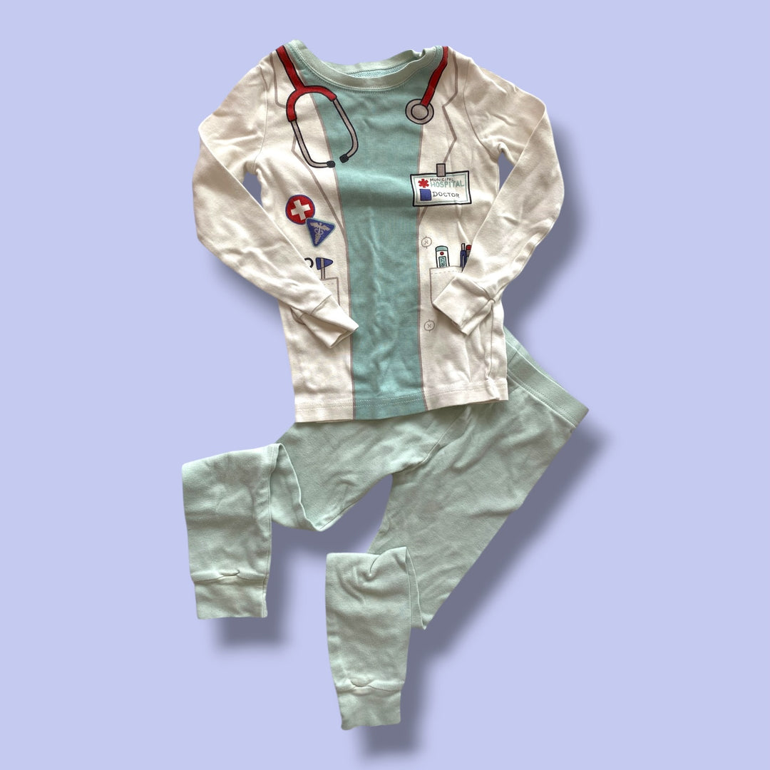 green Gap 2 piece pjs, 5y