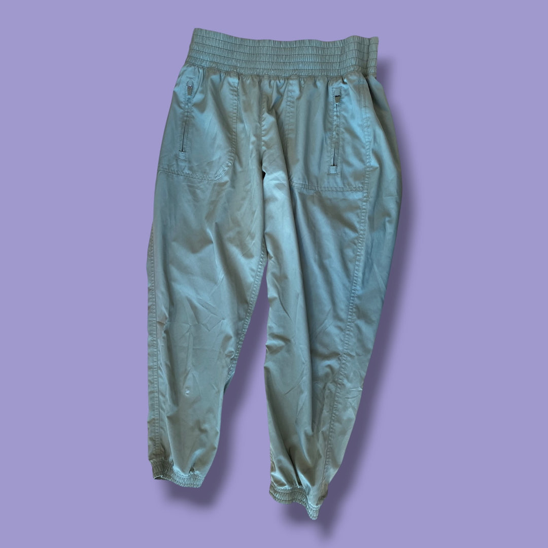 Green Old Navy pants, 10-12Y