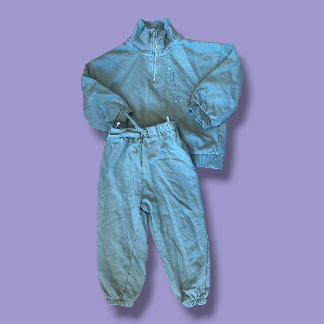 green H&amp;M 2 piece dino set, 18-24m