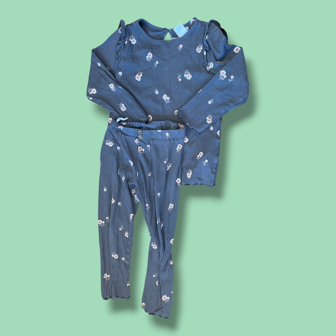 grey H&amp;M ribbed floral set, 2-3Y