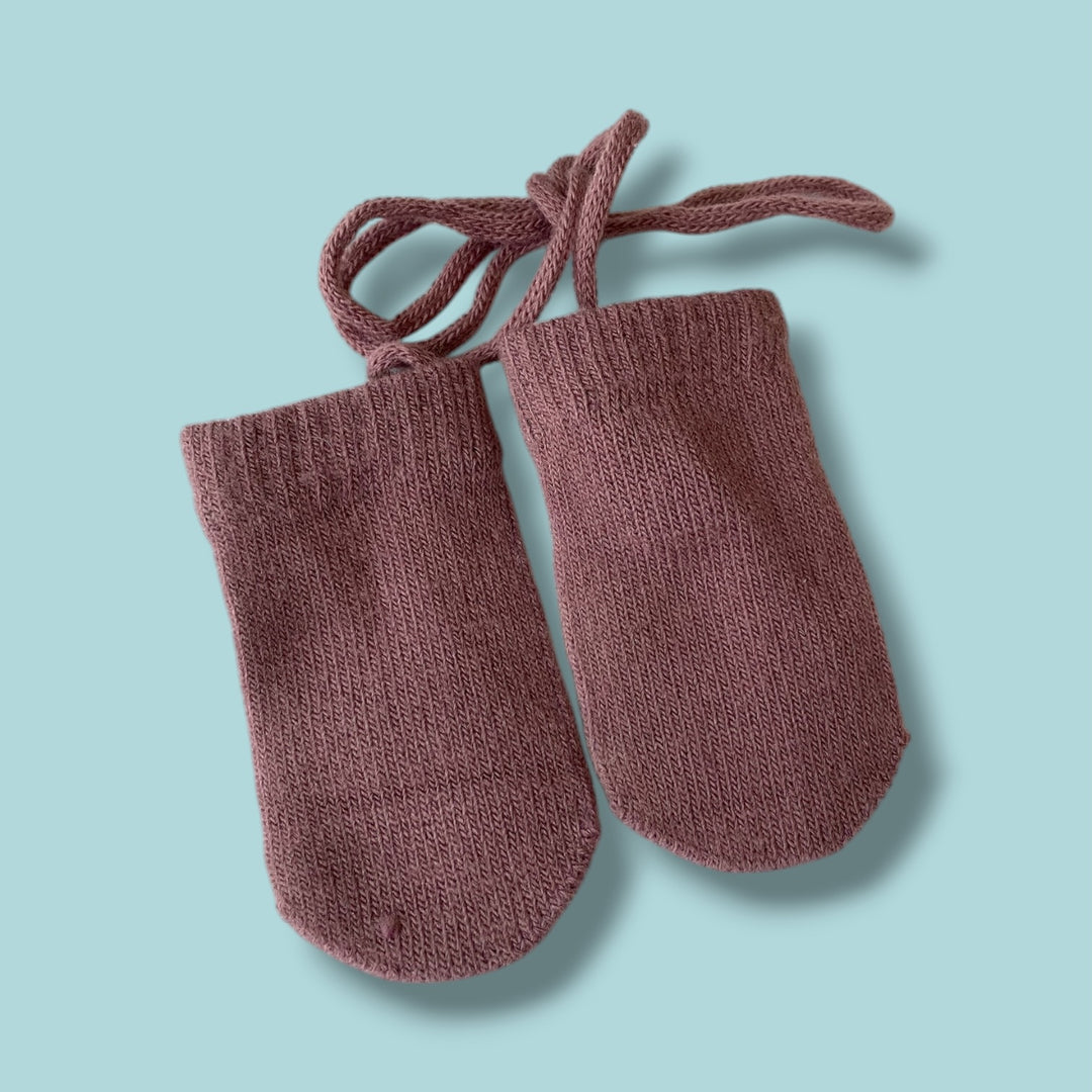purple  string mittens