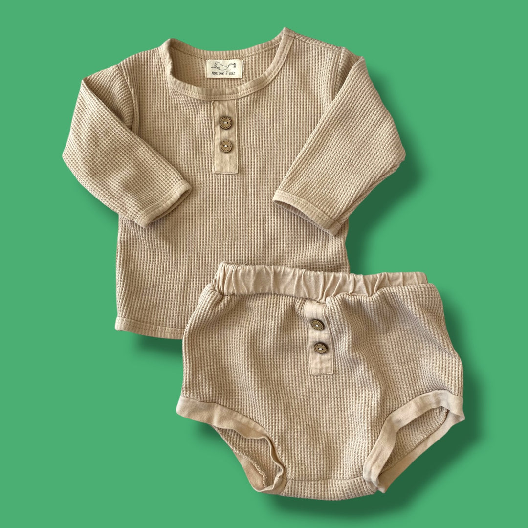 tan along came a stork waffle set, 12m