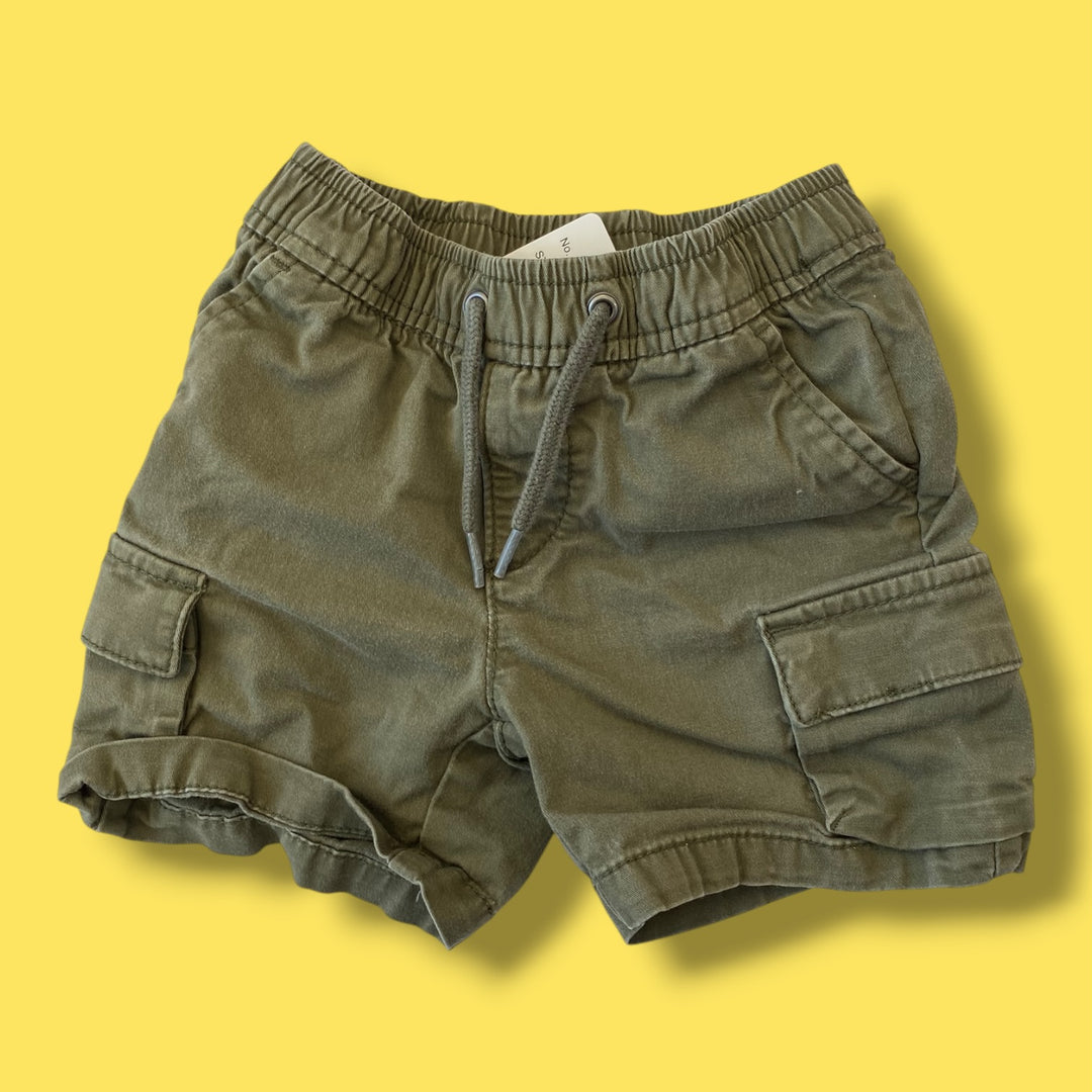 Green Gap shorts, 12-18m