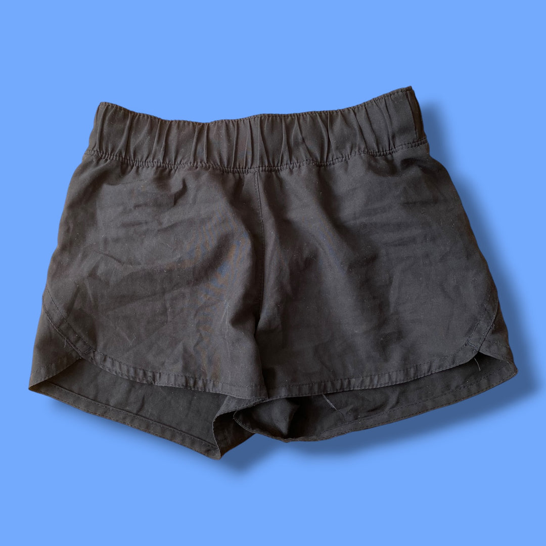 Black Old Navy active shorts, 5Y