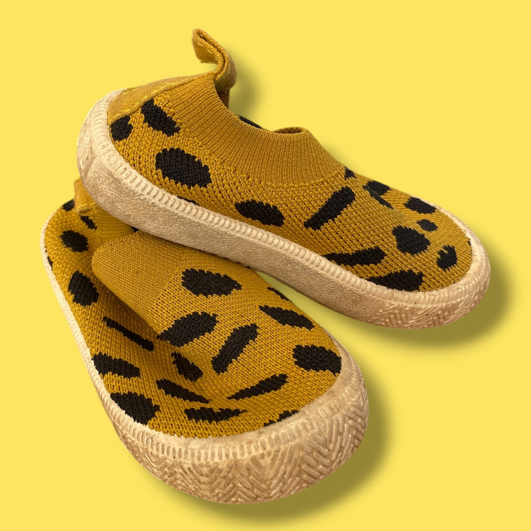 Yellow  Jan &amp; Jul Slip on, 7.0