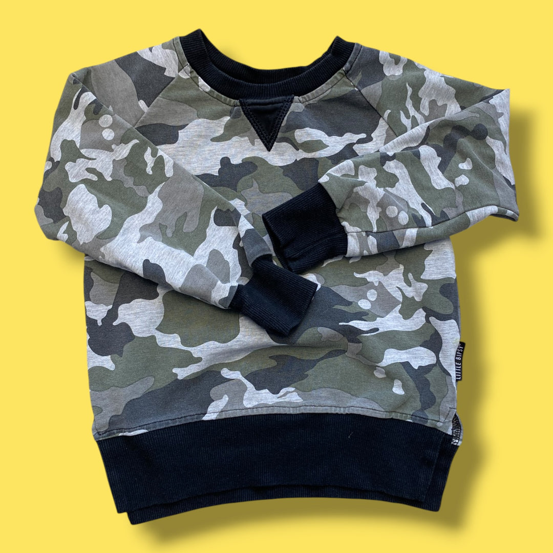 green Little Bipsy camo sweatshirt, 2/3y