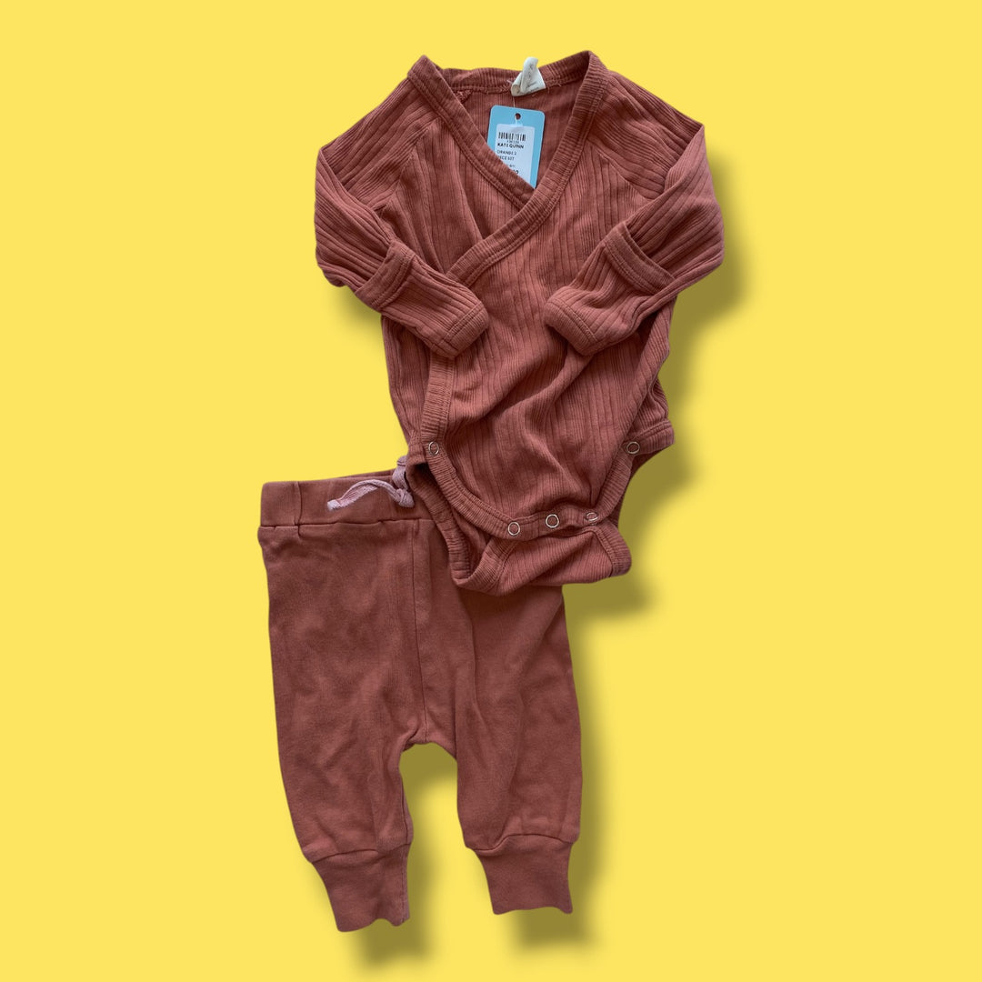 orange Kate Quinn 2 piece set, 3-6m