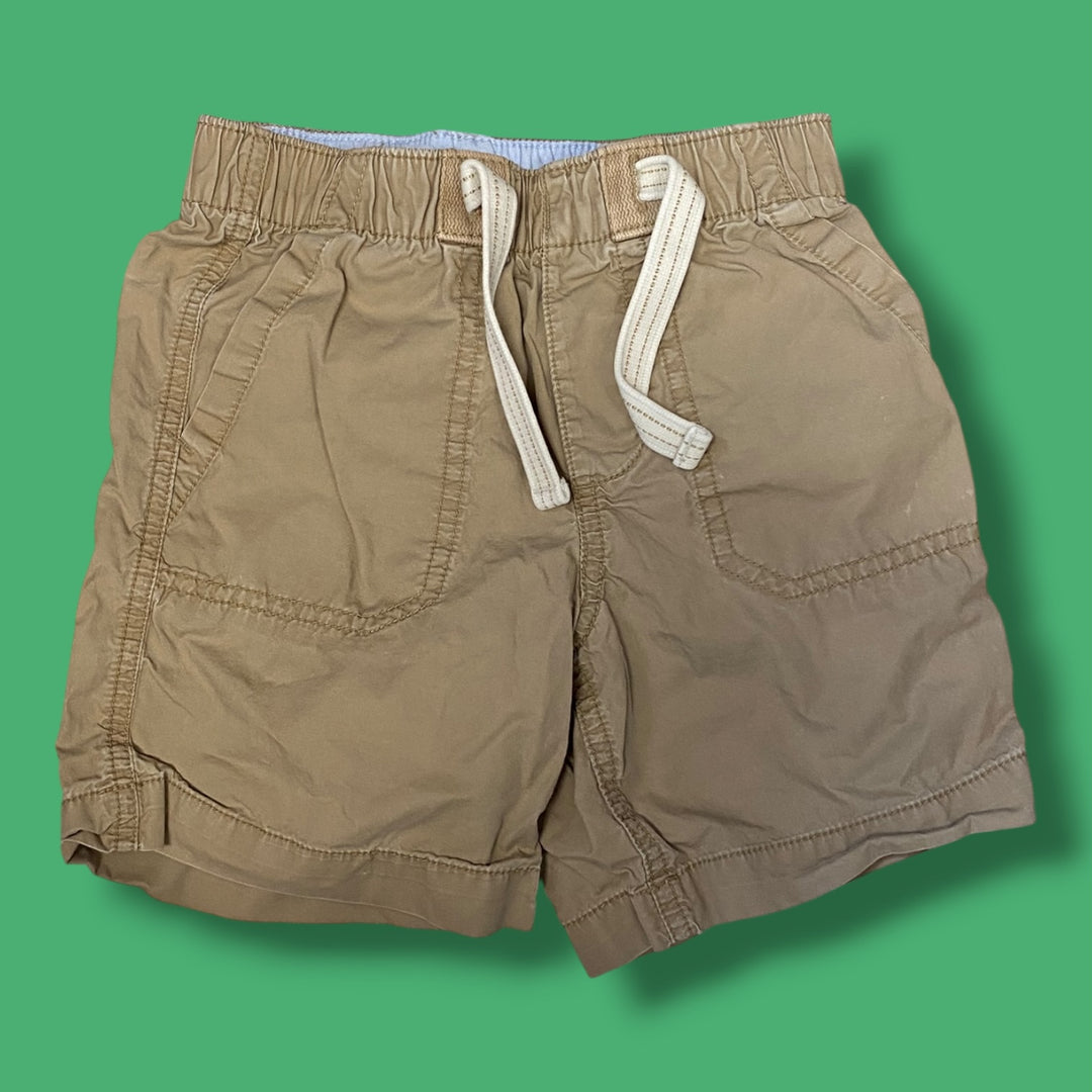 beige Gap kakhi shorts, 2Y