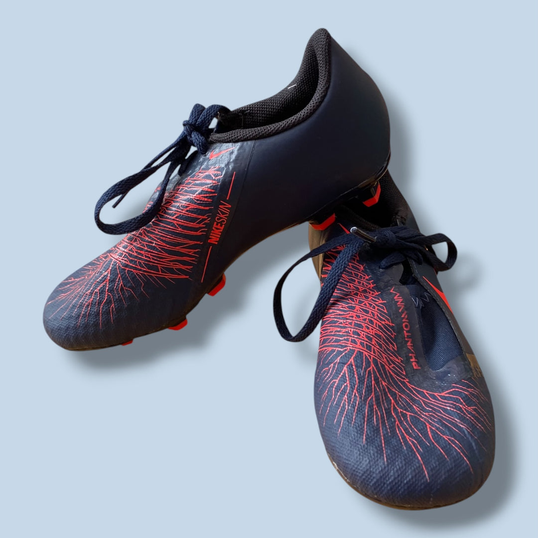 nike cleats, 13.