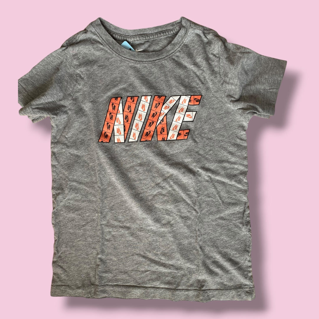 grey nike tee, 8Y