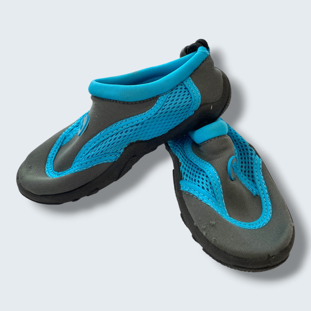 water shoe, 9.5