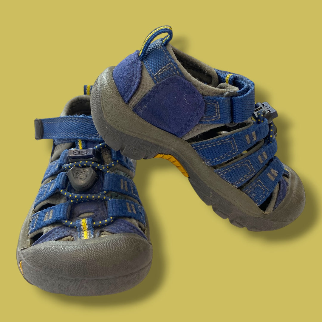 blue Keens sandals, 8.0