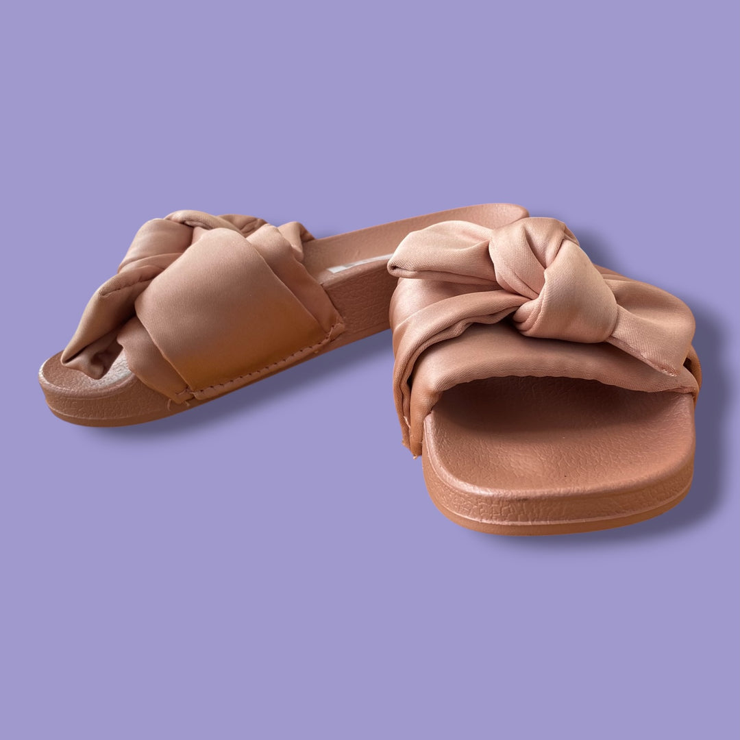 Guess Guess pink bow sandals, 10.0