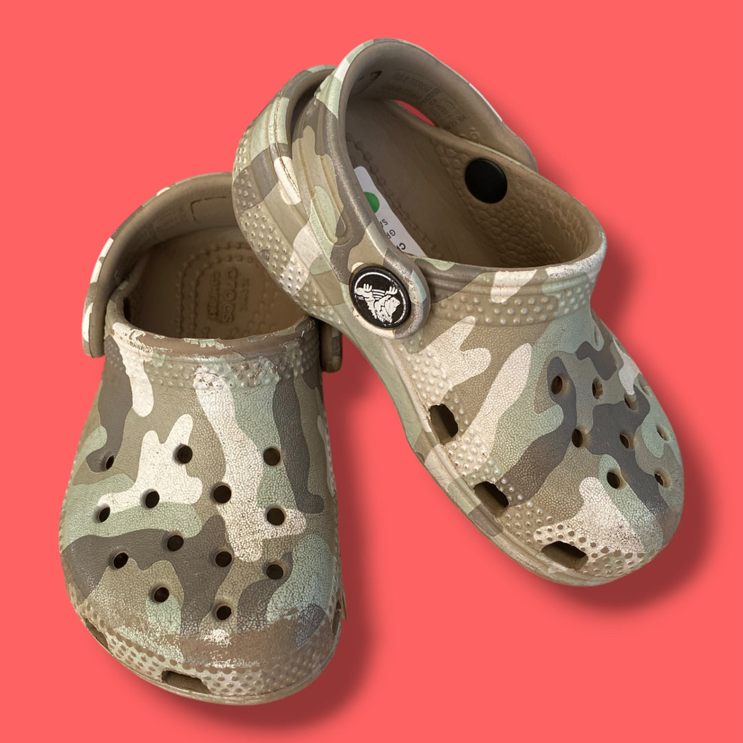 Green Crocs camo sandals, 6.0