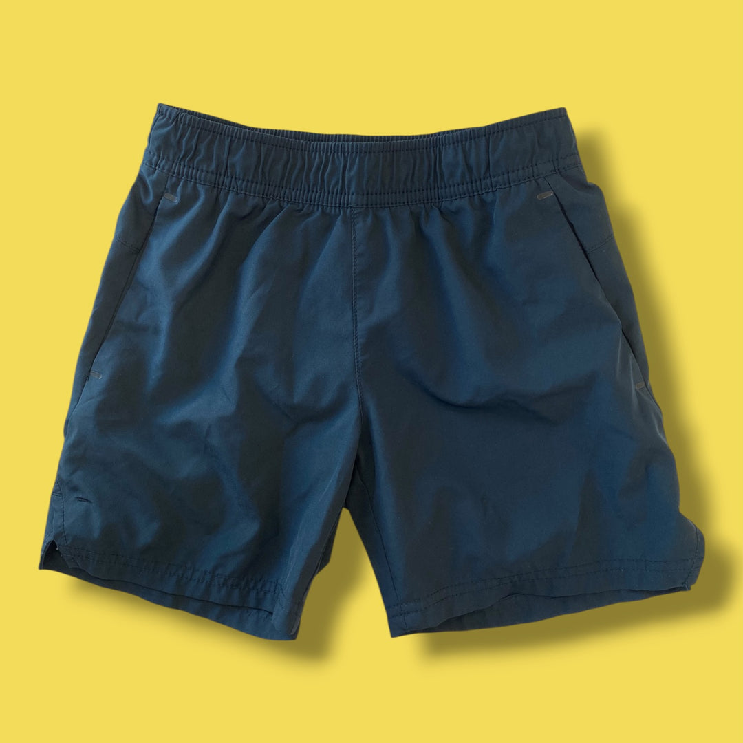 blue old navy short, 6/7y