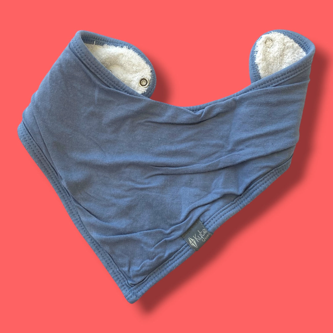 blue kyte bib