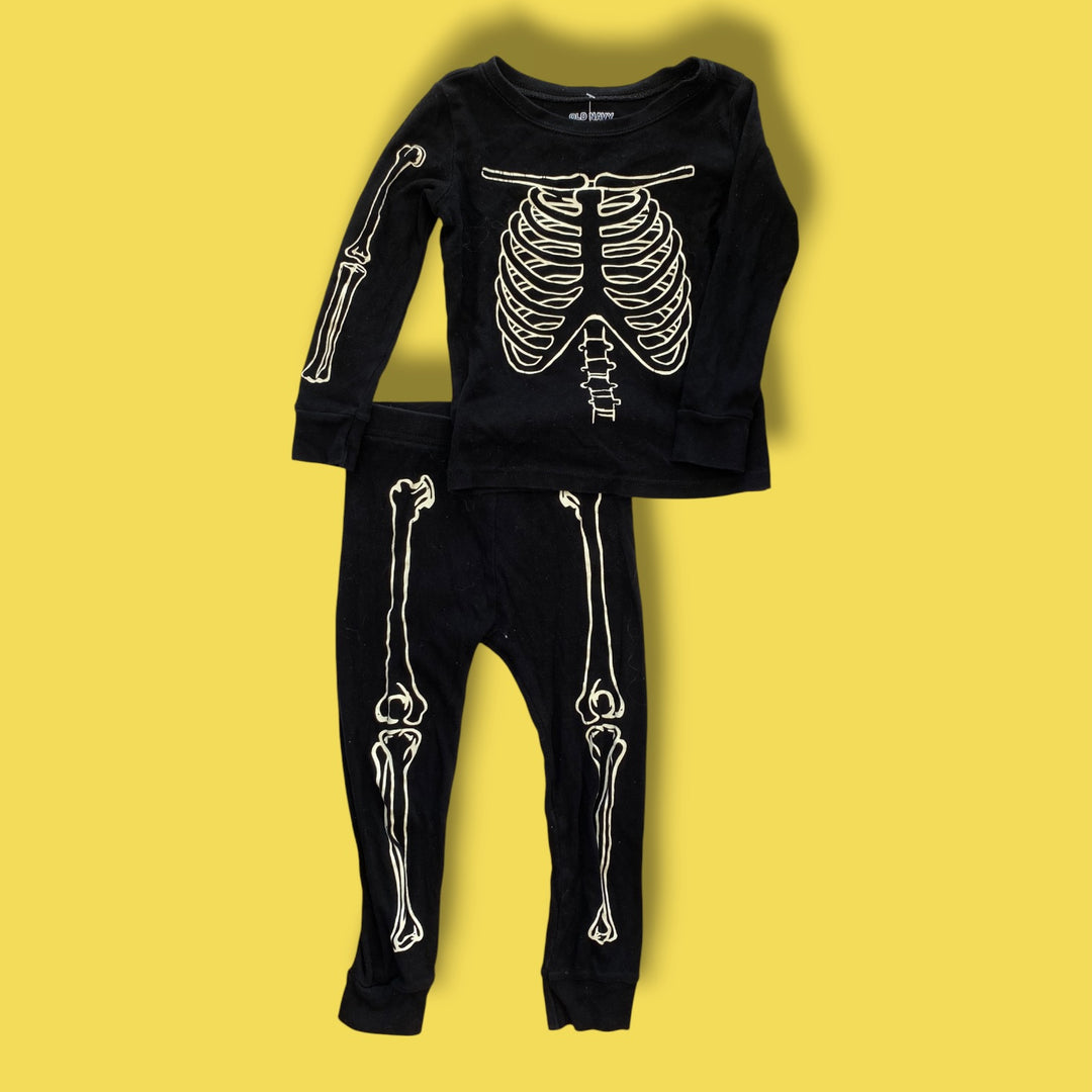 Black Old Navy 2 piece sleep, 3y