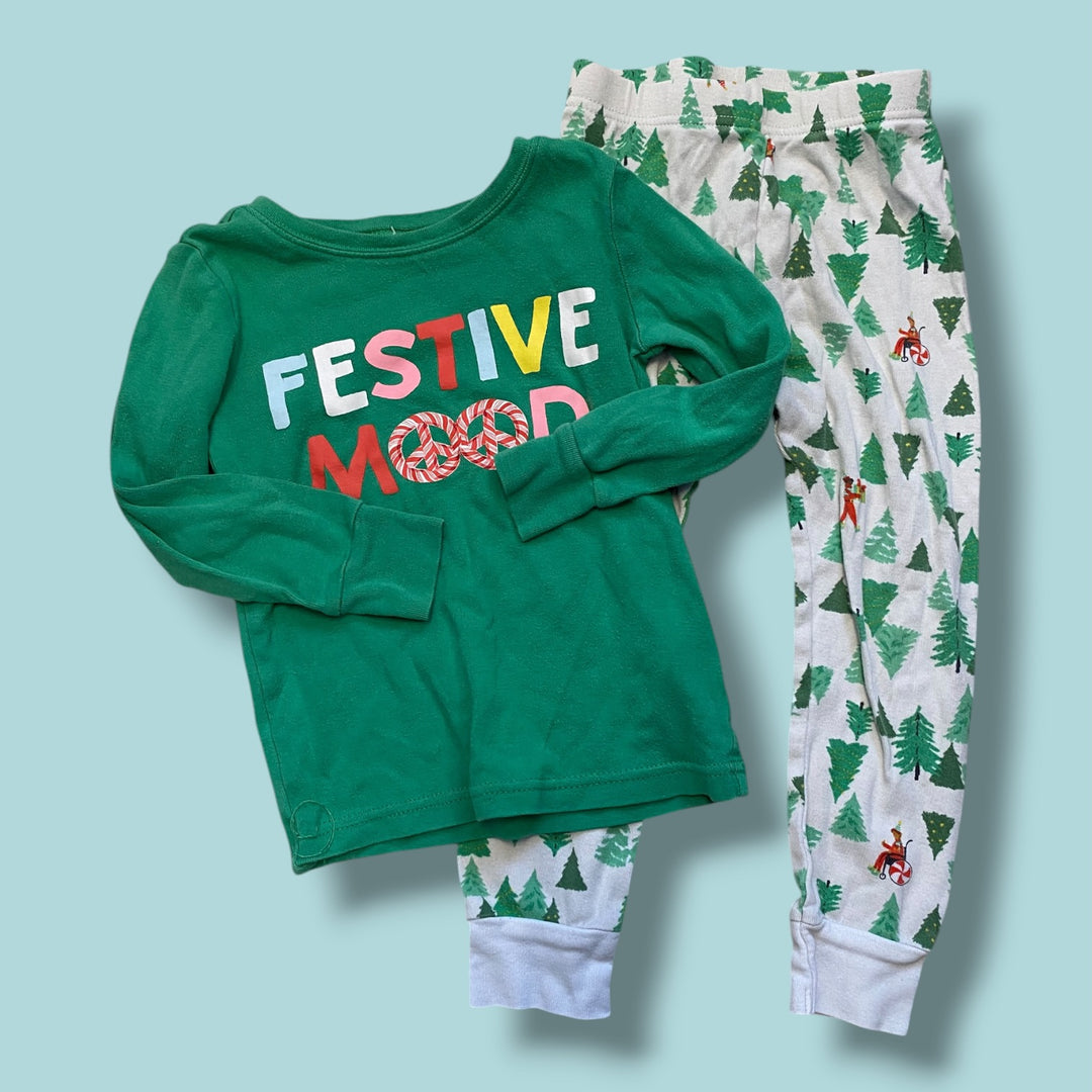 green Old Navy 2 piece sleepwear, 3y