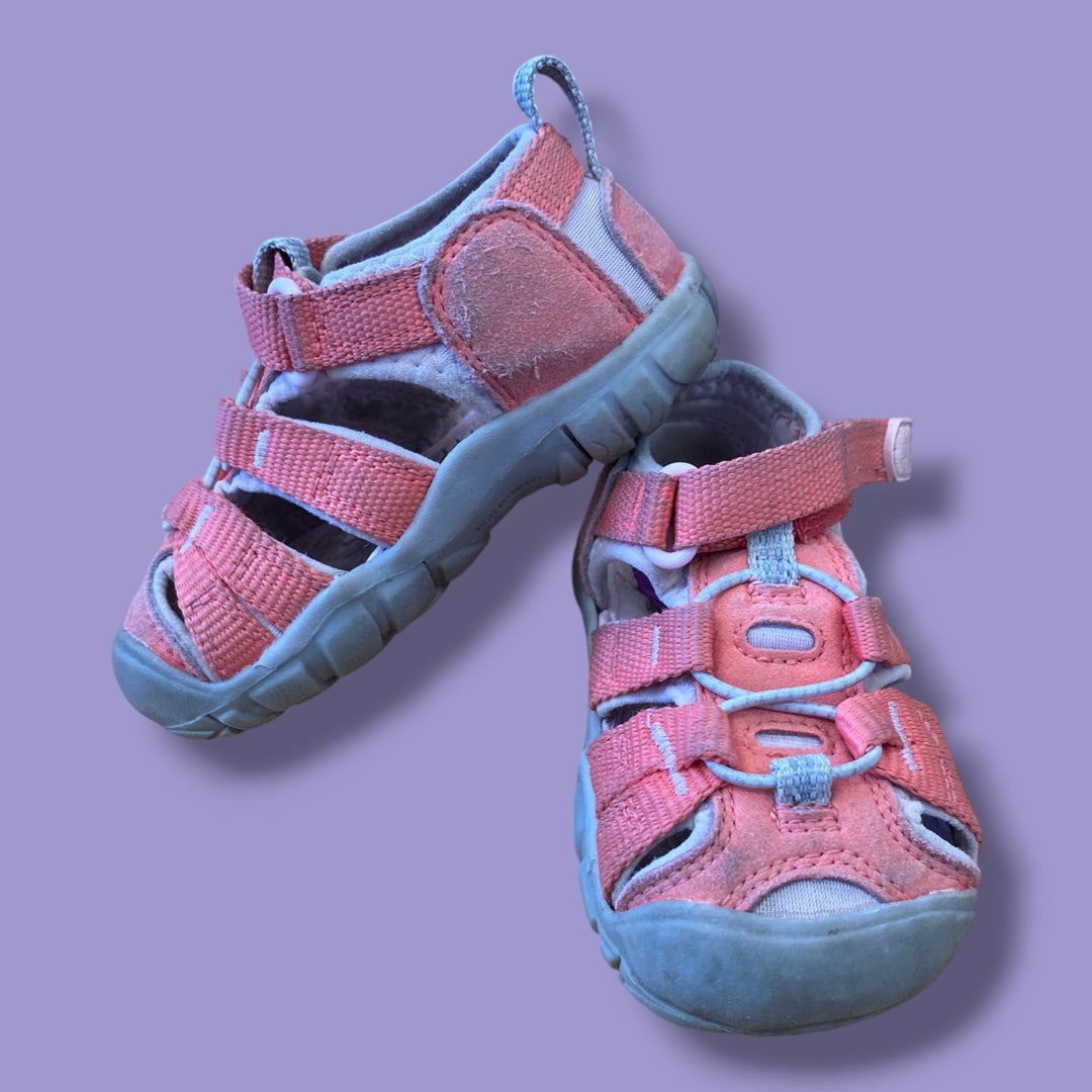 Red Keens sandal, 7.0