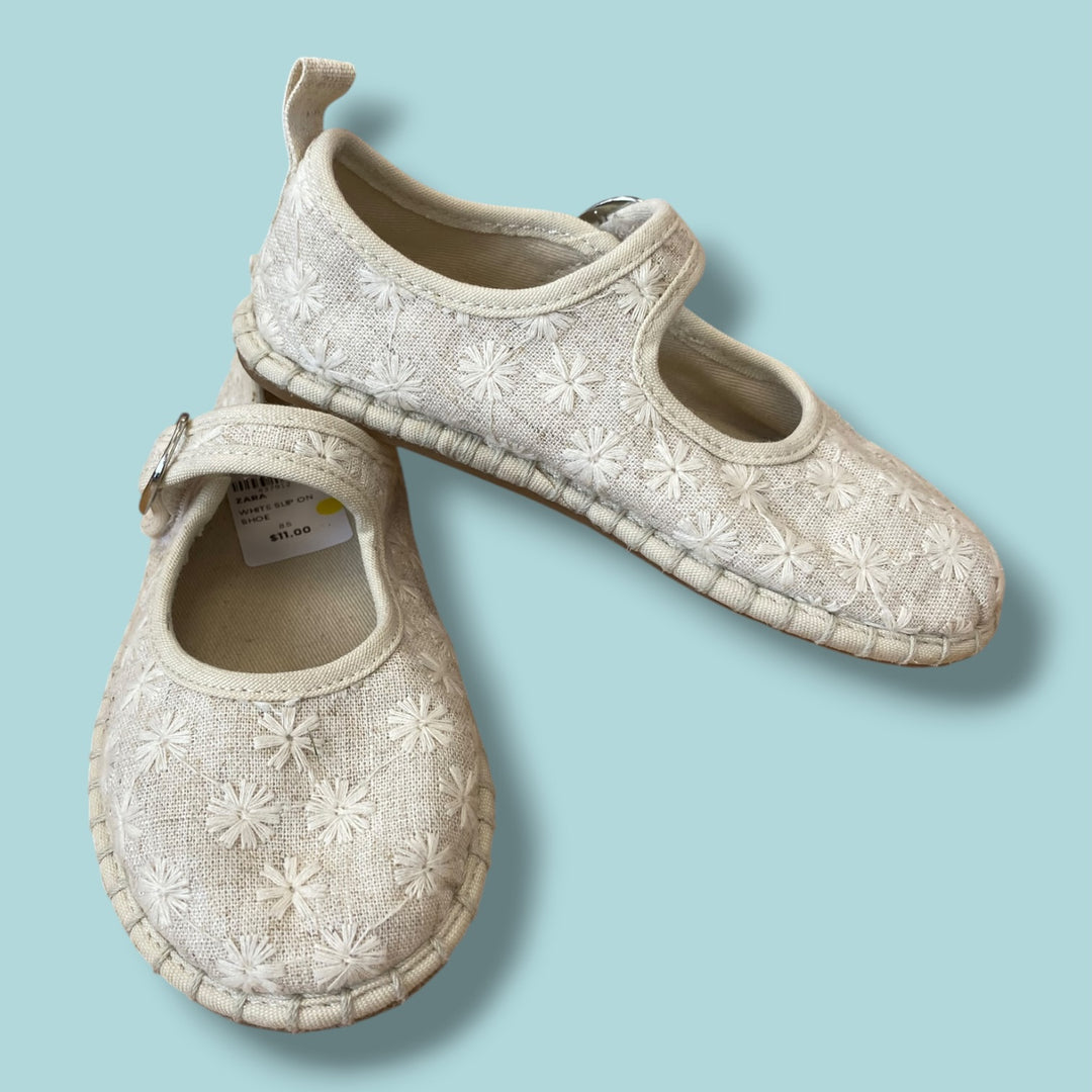 white zara slip on shoe, 8.5