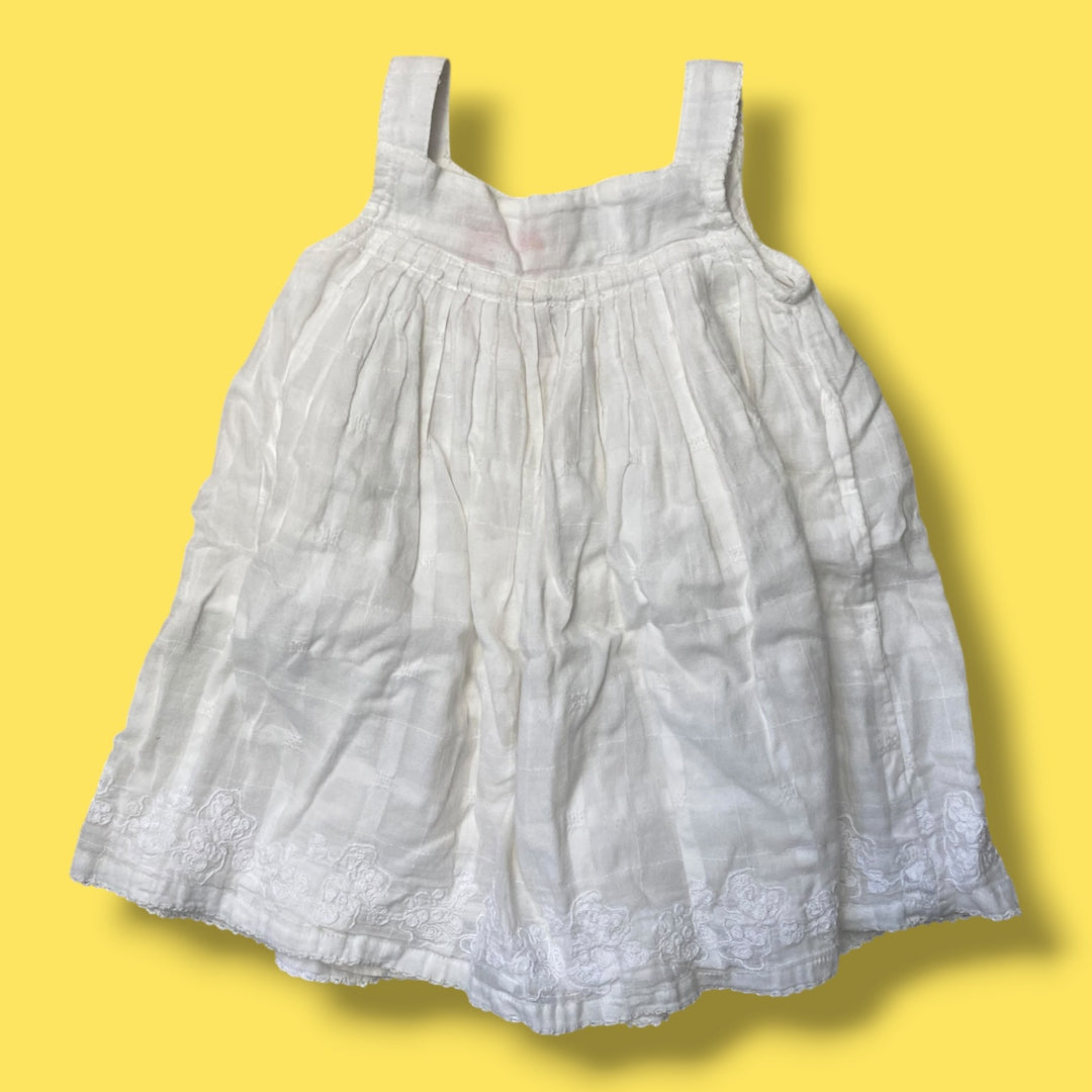 White bout&