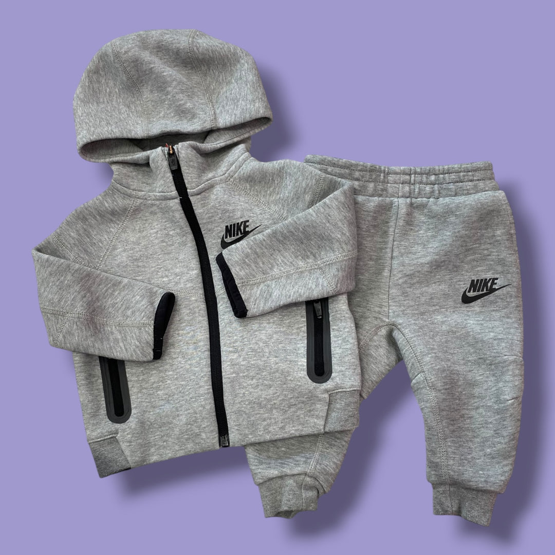 Grey Nike Nike Tec, 12m