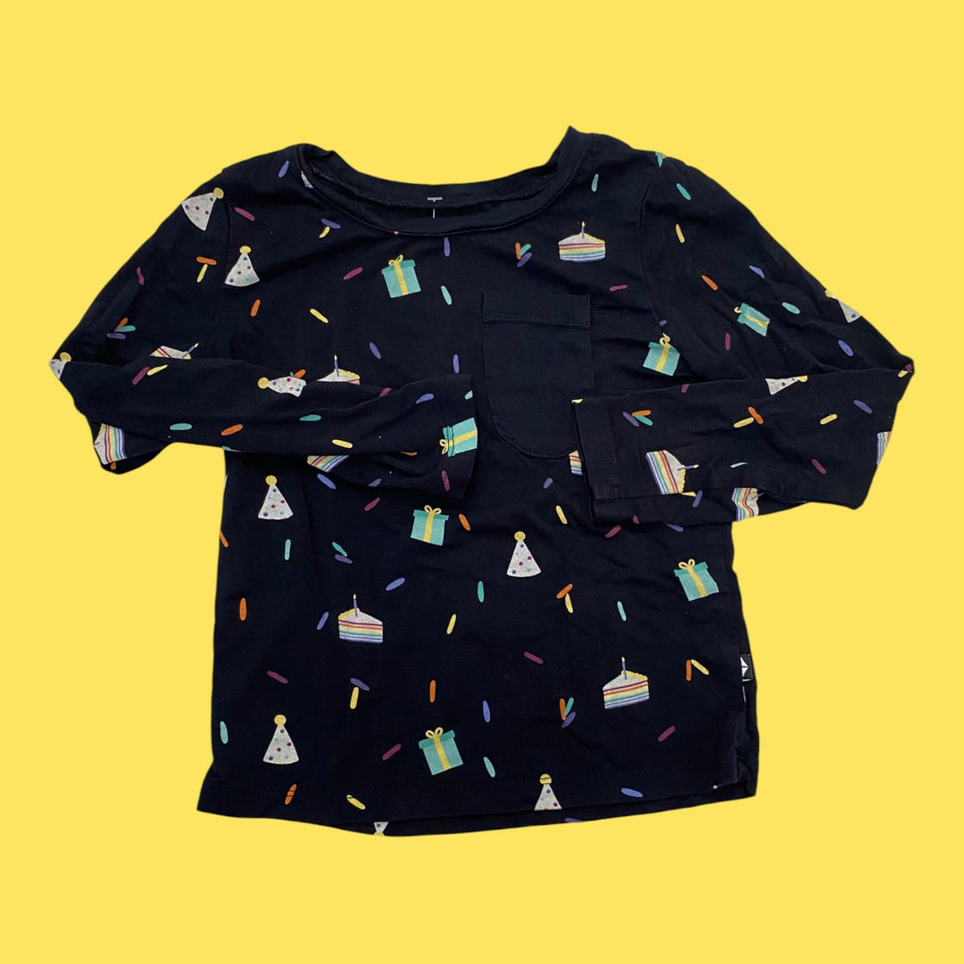 black Kyte birthday pocket t-shirt, 3y