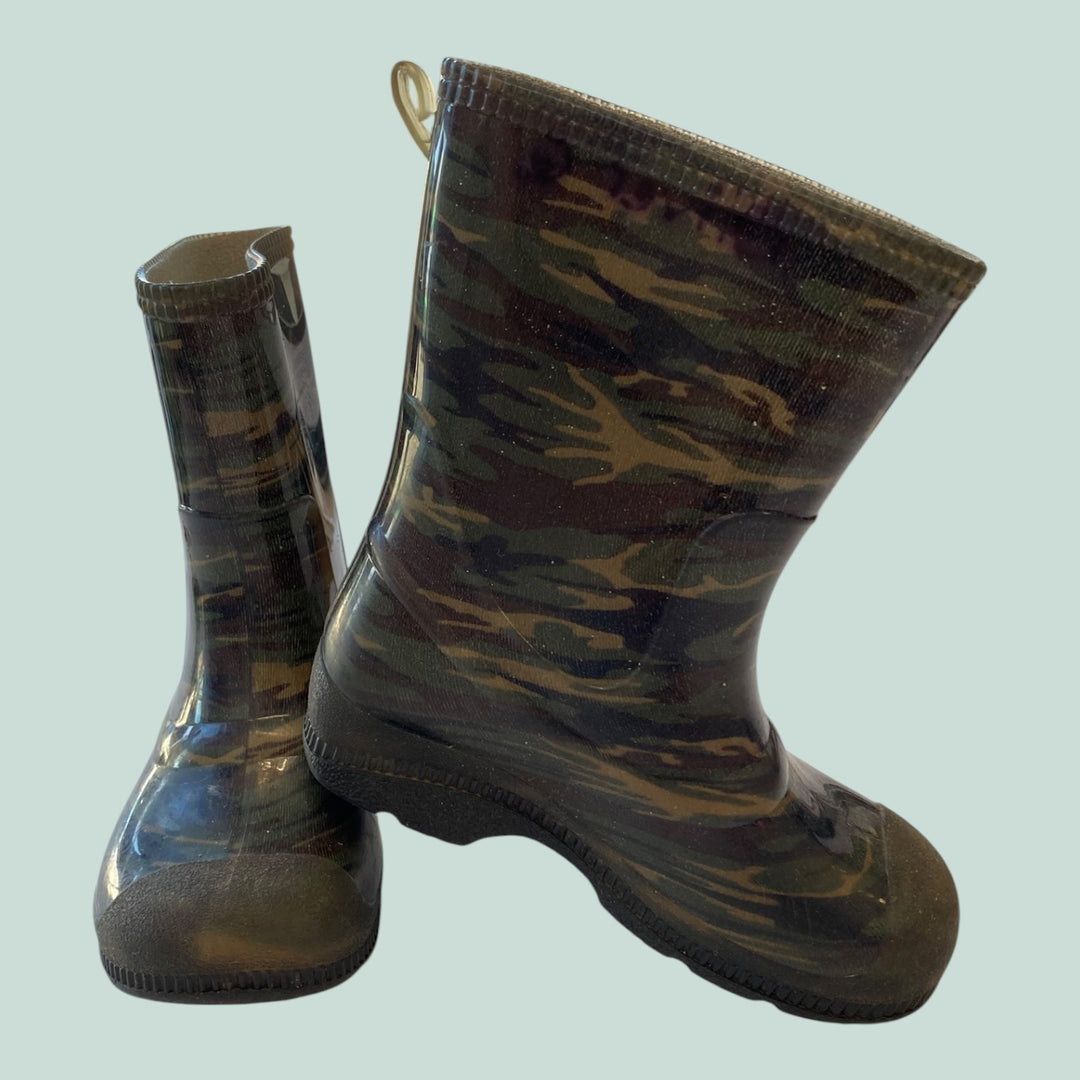 Green Unknown Rain Boots, 7.0