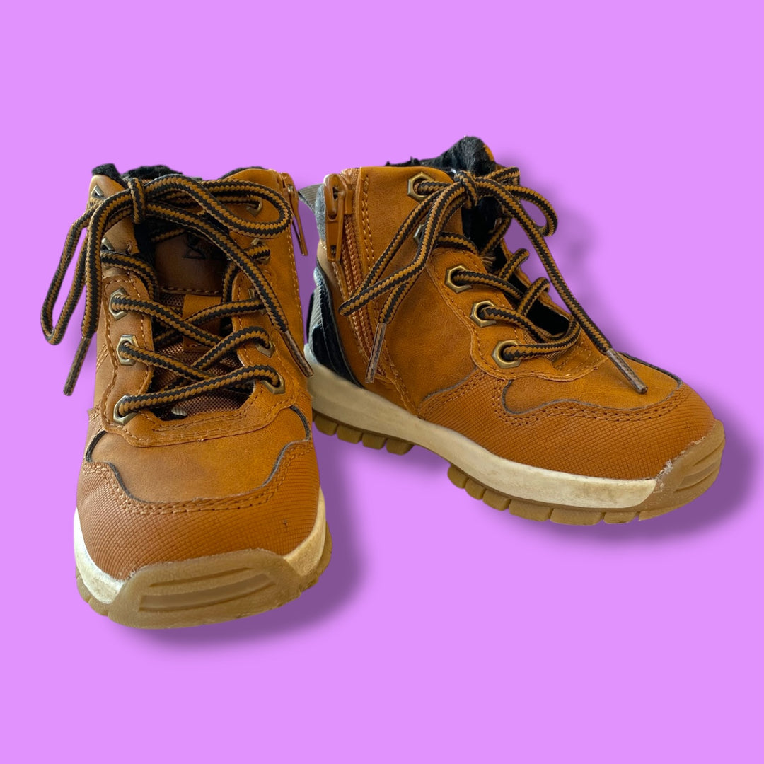 Black Deer Mountain Hiking Books, 6.0