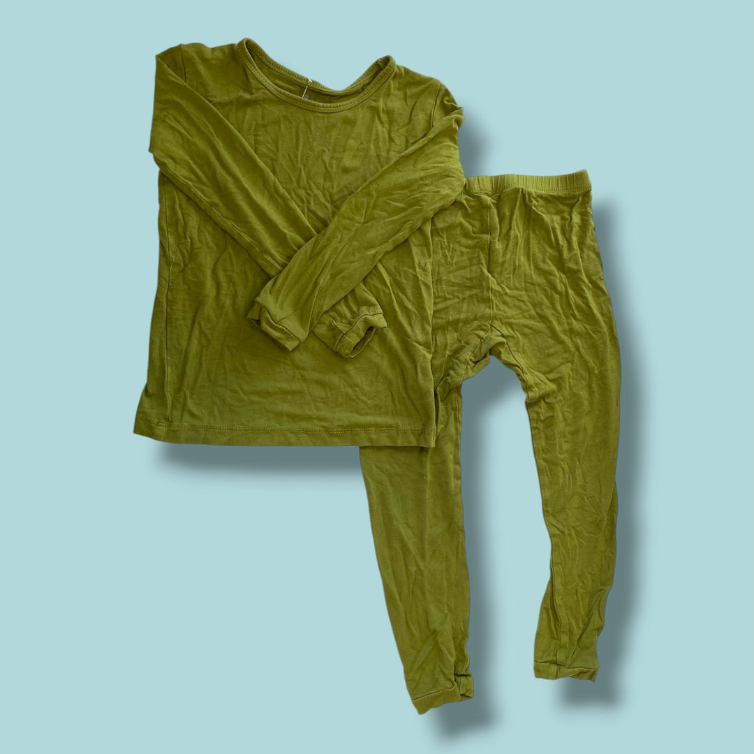green kyte pjs, 4Y