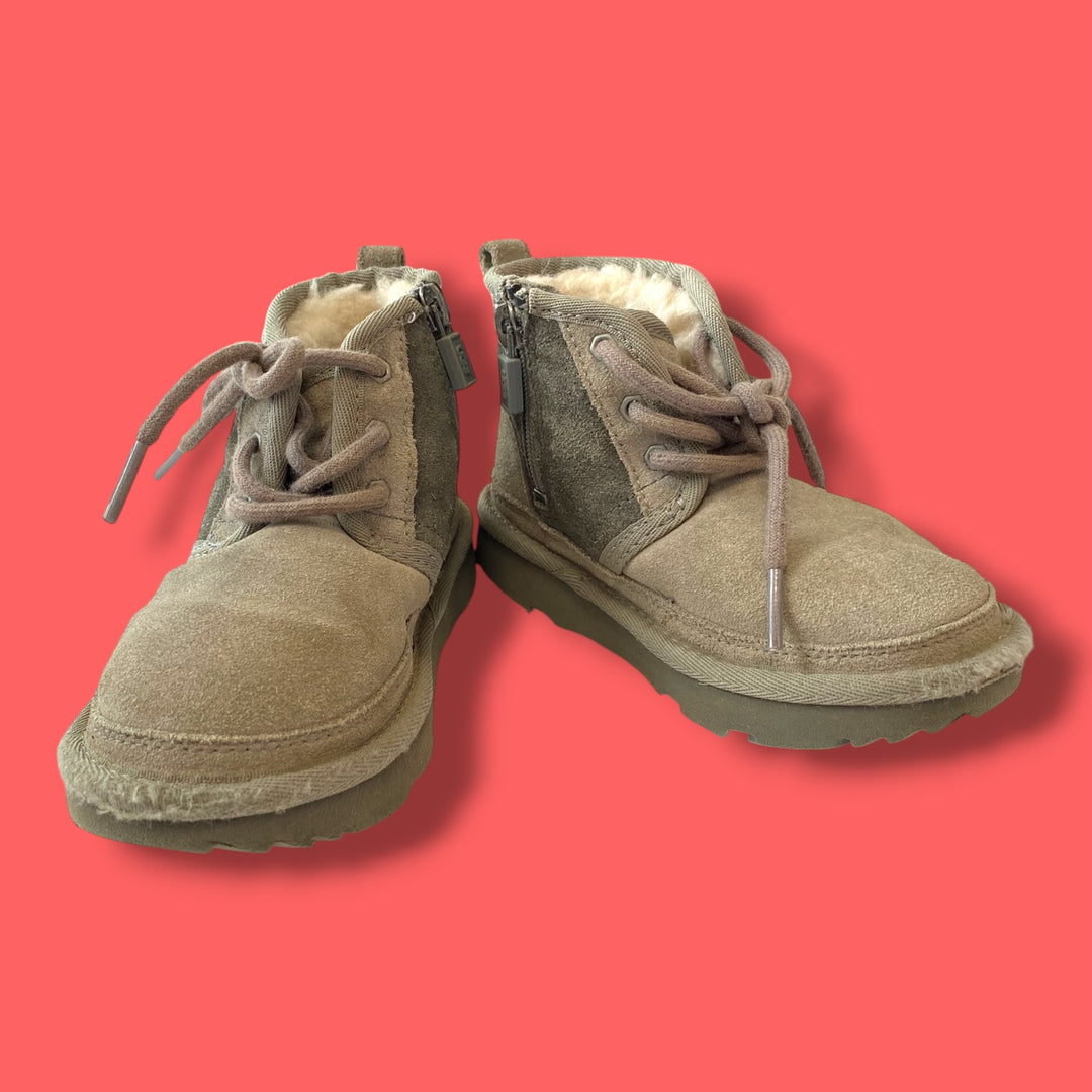 grey uggs winter boot, 9.0