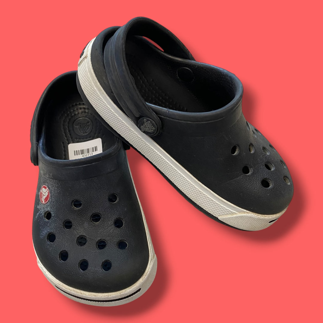 Black Crocs sandals , 6/7
