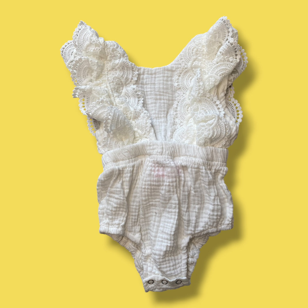 white Unknown lace romper, 6-12m