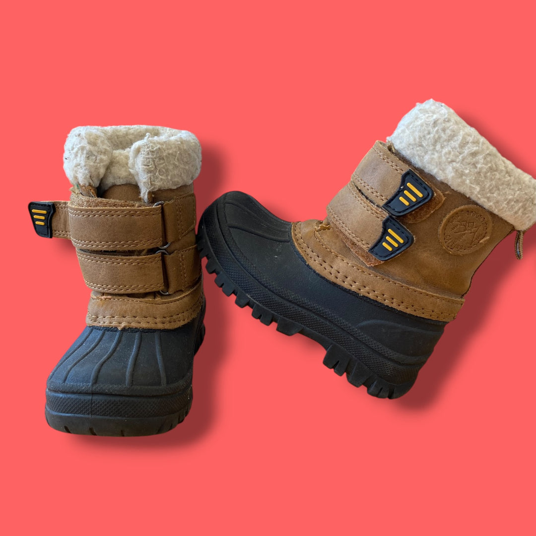 brown Joe Fresh winter boot, 5.0