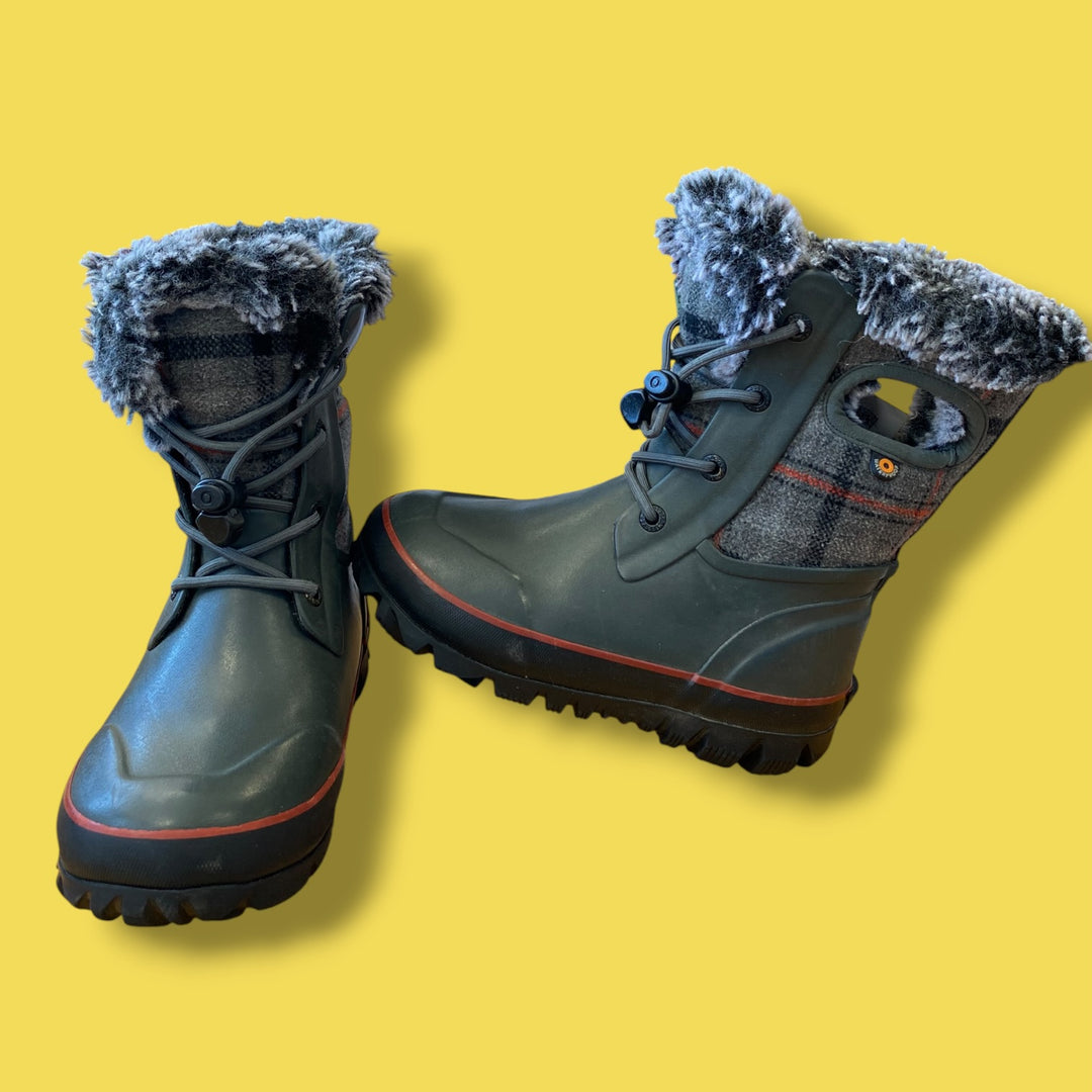 Grey Bogs Excellent Condition, 1.0