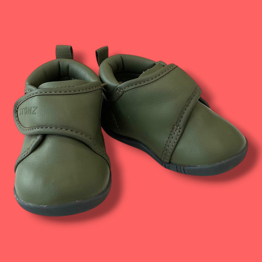 green stonz leather shoe, 4.0