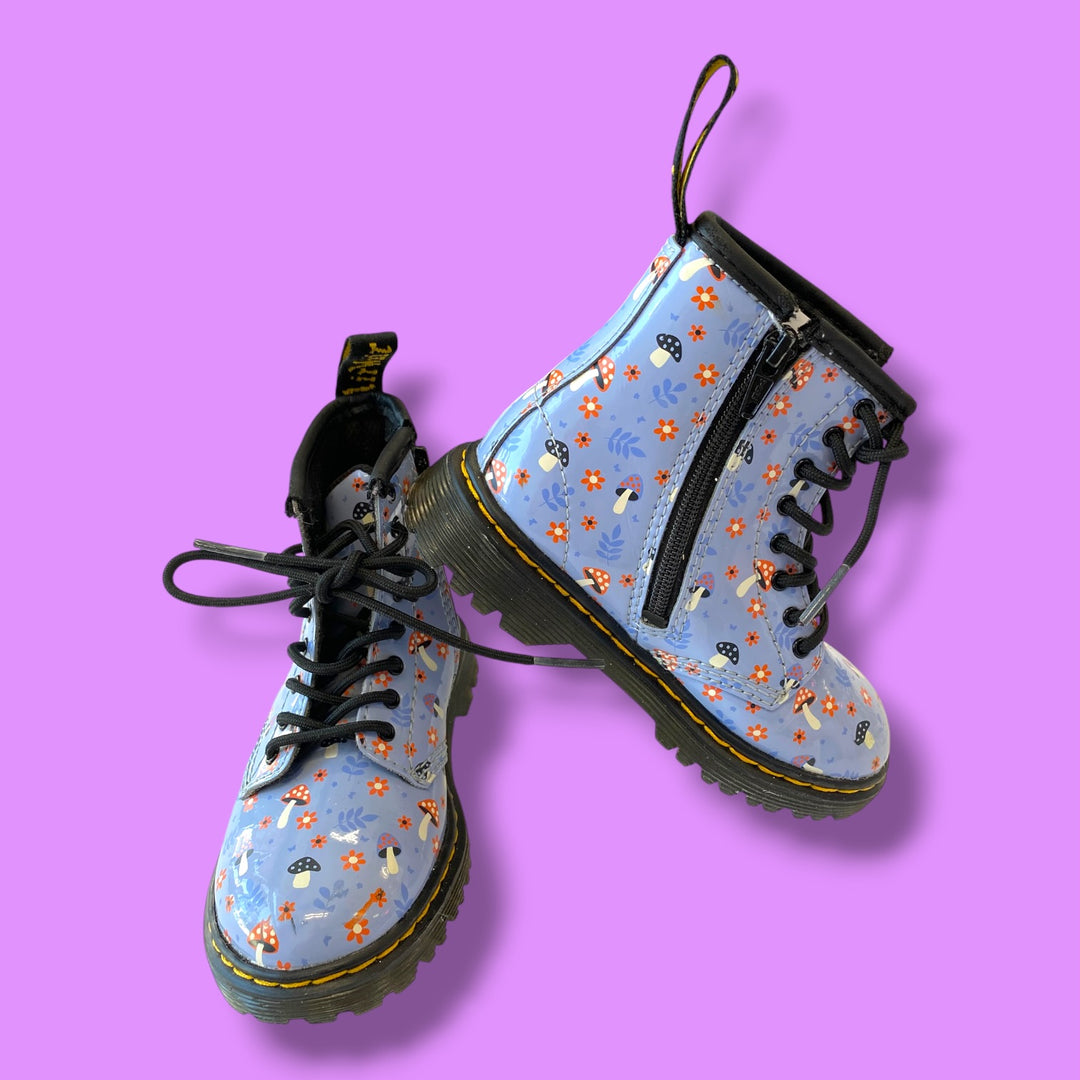 dr martens mushroom boots, 8.0