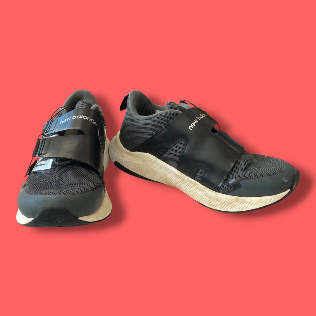 black new balance sneaker, 3.0