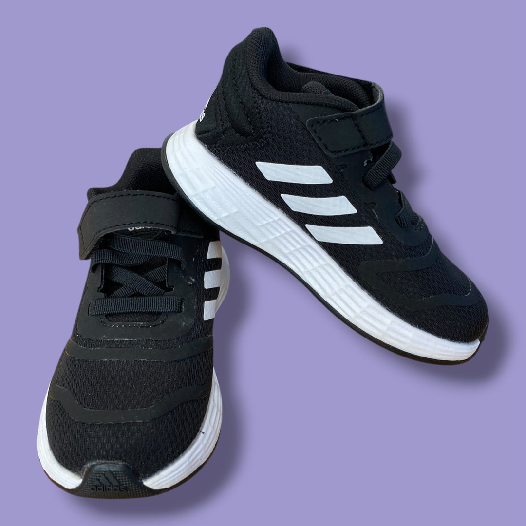 Black Adidas  NWOT Sneaker, 6.0