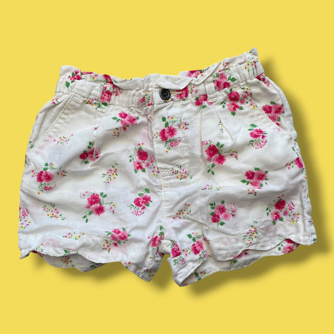 White Gap Shorts, 2Y