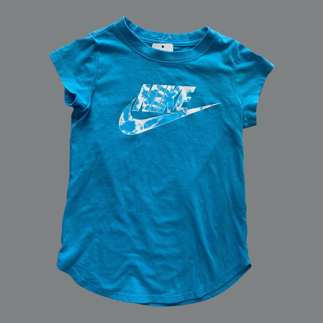 blue Nike t-shirt, 6y