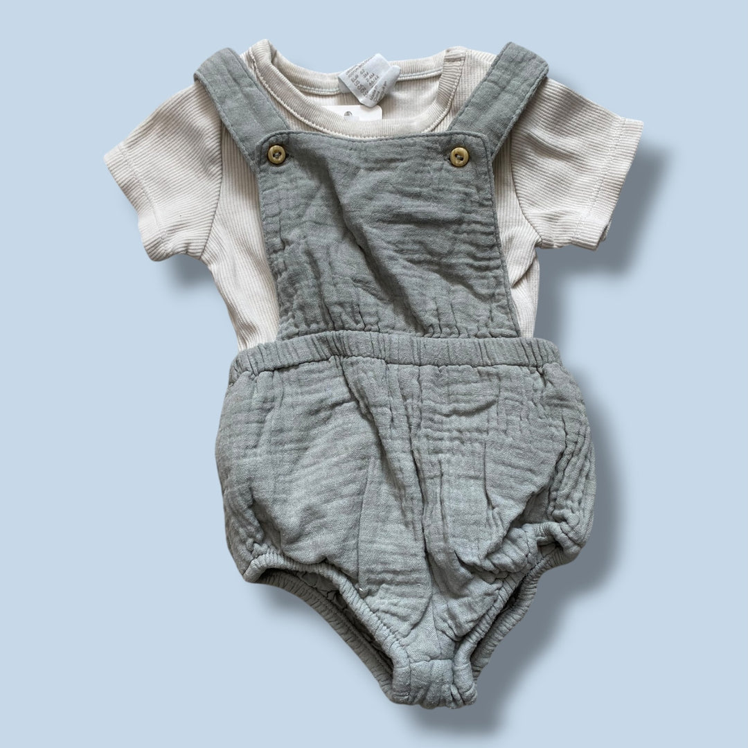 White H&amp;M overalls set, 0-3m