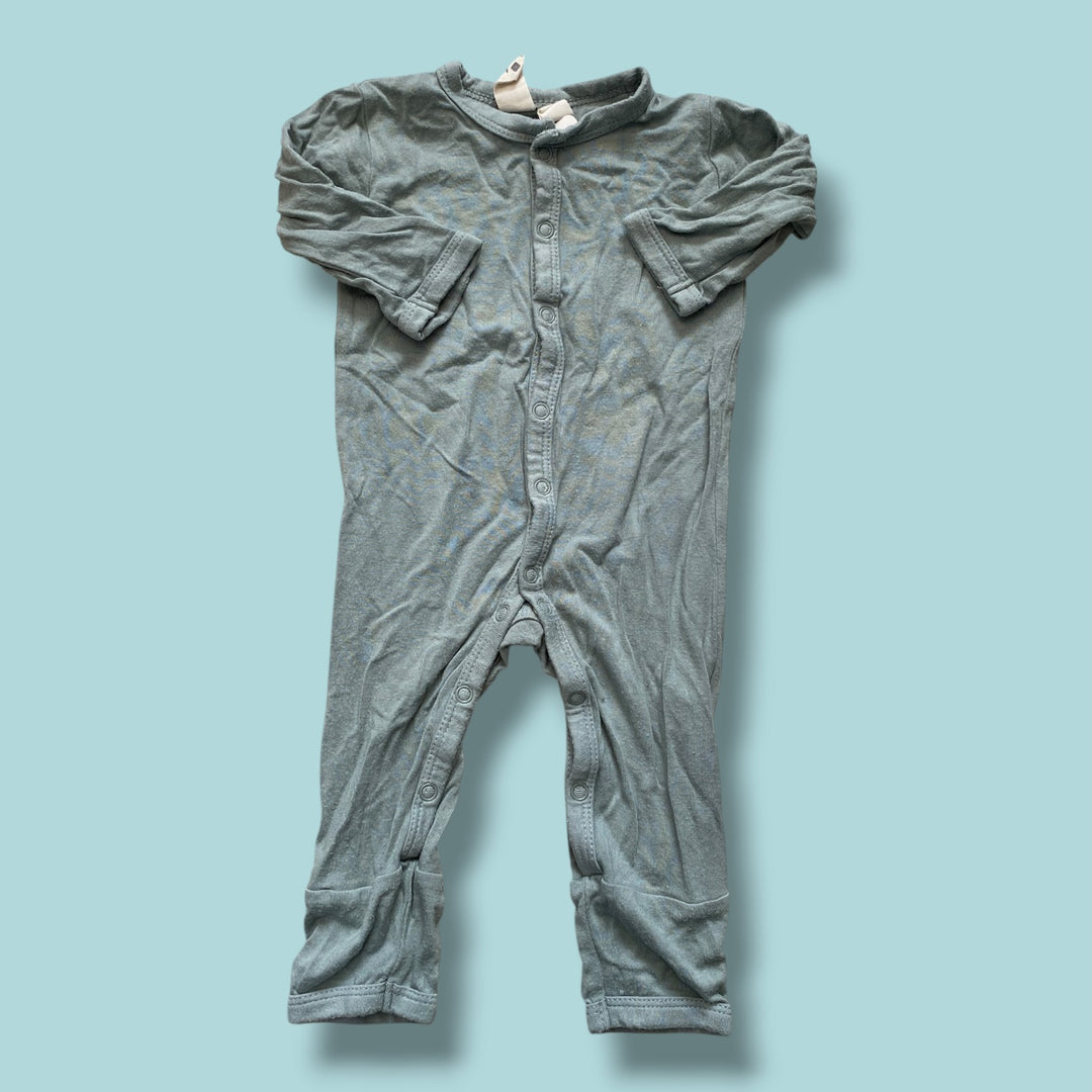 green Kyte bamboo romper *slight pilling*, Newborn