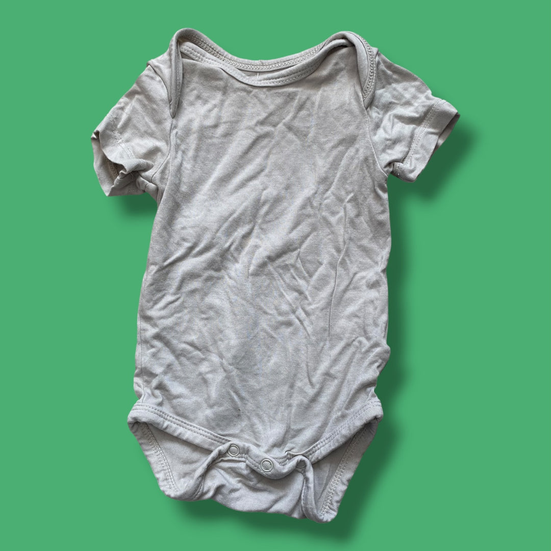 white Kyte bamboo bodysuit, Newborn