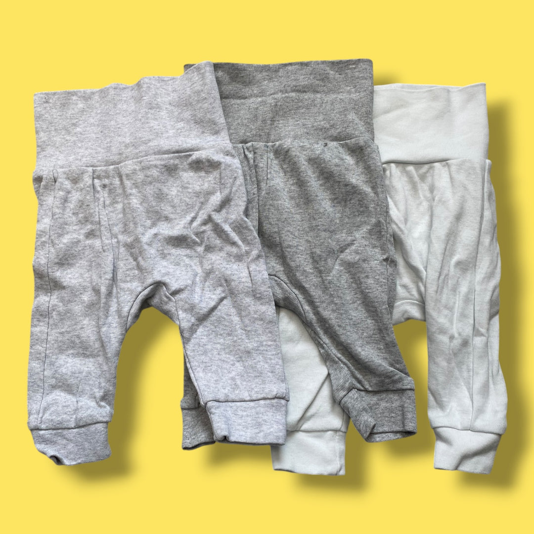 H&amp;M set of 3 pants, Newborn