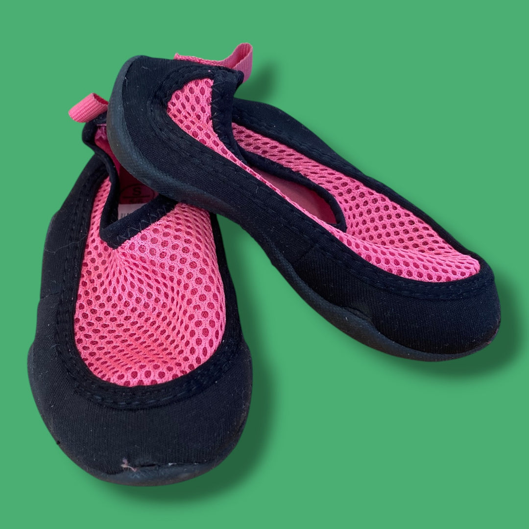 pink Athletic Works water shoes, 5.0/6.0