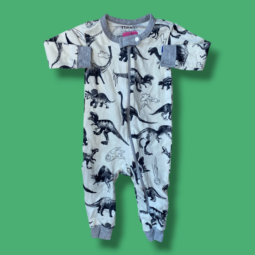 cream hatley sleeper, 9-12m