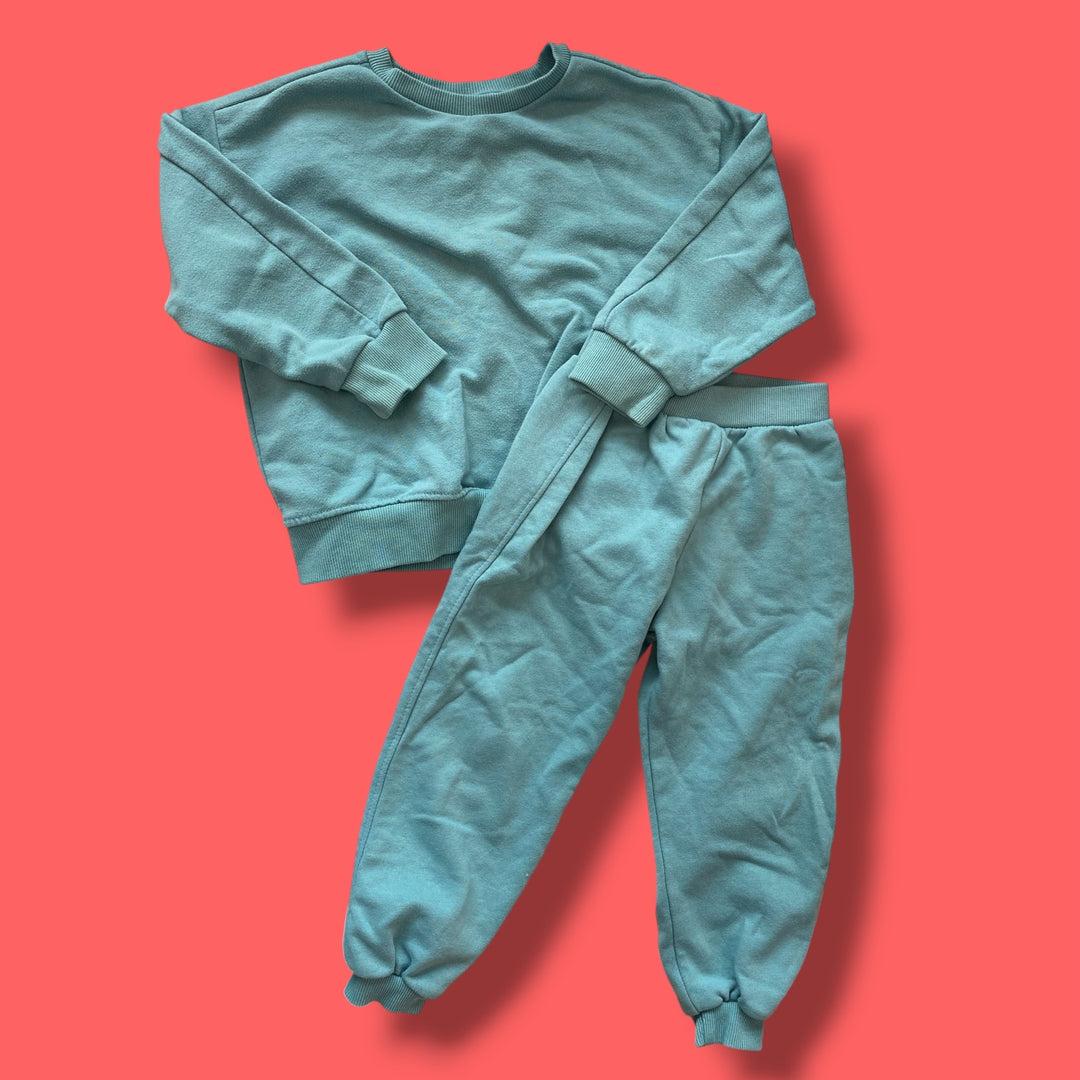 blue zara as is- marks set, 4-5Y