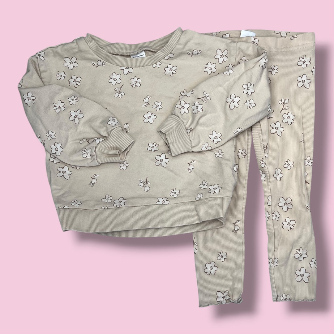beige Carters floral ribbed set, 2Y